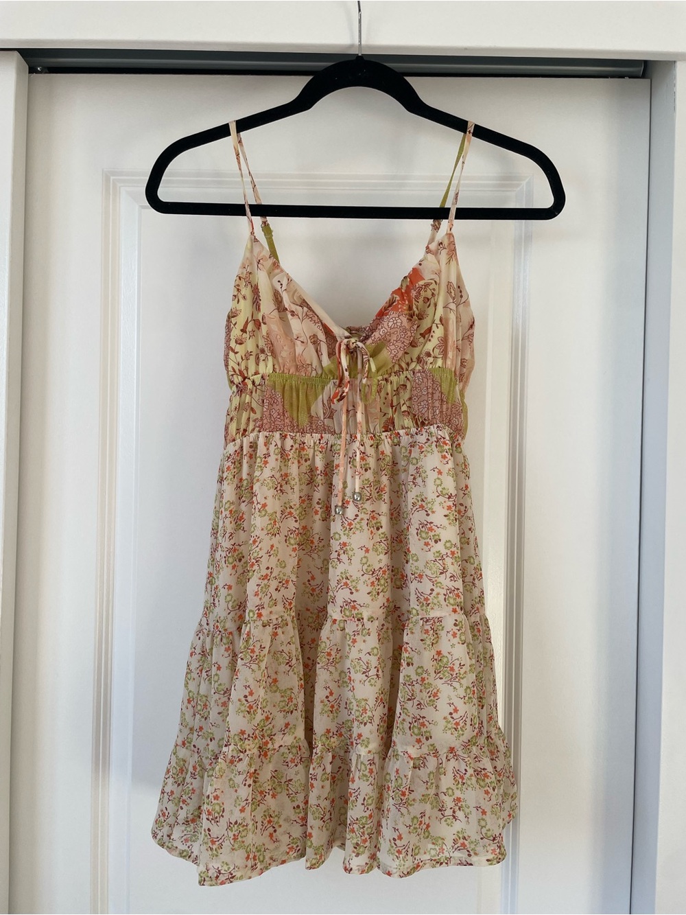 Floral Tiered Spaghetti-Strap Mini Dress in Cream & Pink